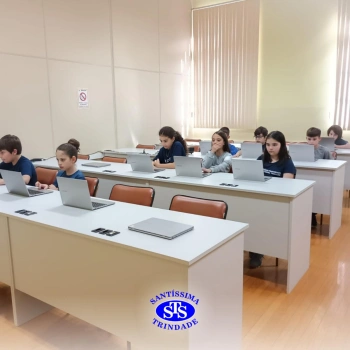 Alunos revisam conteúdo de forma lúdica através de jogos online | 4º ano