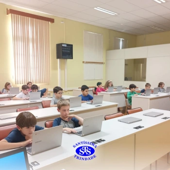 Alunos revisam conteúdo de forma lúdica através de jogos online | 4º ano