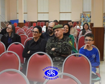 3ª série faz homenagem aos familiares