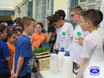 Feira de Ciências com alunos do 6º e 7º anos