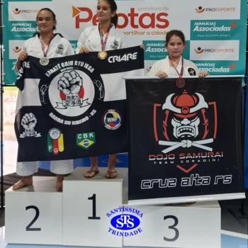 Irmãos conquistam ouro e bronze em competições de karate