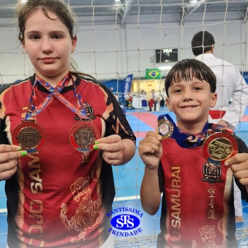 Irmãos conquistam ouro e bronze em competições de karate