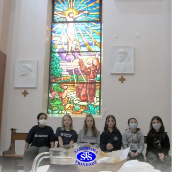 Vivência celebrativa com alunos do 2º ano 1, 2 e 4, 4º ano 3 e 3º ano 3