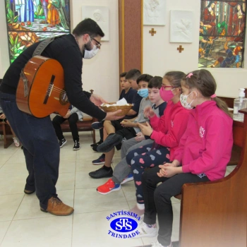 Vivência celebrativa com alunos do 2º ano 1, 2 e 4, 4º ano 3 e 3º ano 3