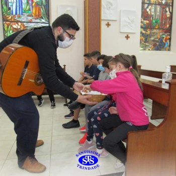 Vivência celebrativa com alunos do 2º ano 1, 2 e 4, 4º ano 3 e 3º ano 3