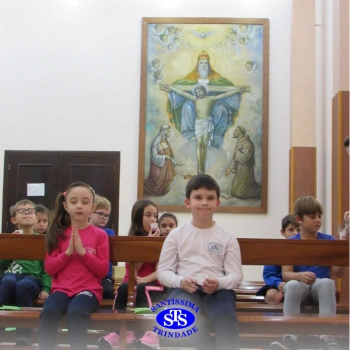Vivência celebrativa com alunos do 2º ano 1, 2 e 4, 4º ano 3 e 3º ano 3