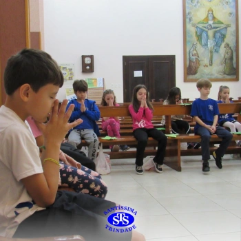 Vivência celebrativa com alunos do 2º ano 1, 2 e 4, 4º ano 3 e 3º ano 3