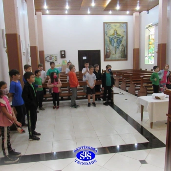 Vivência celebrativa com alunos do 2º ano 1, 2 e 4, 4º ano 3 e 3º ano 3