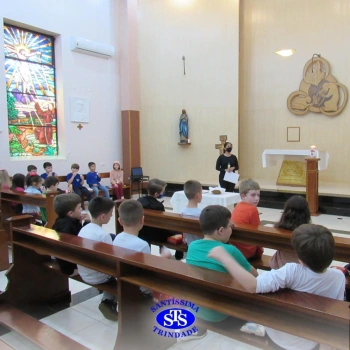 Vivência celebrativa com alunos do 2º ano 1, 2 e 4, 4º ano 3 e 3º ano 3