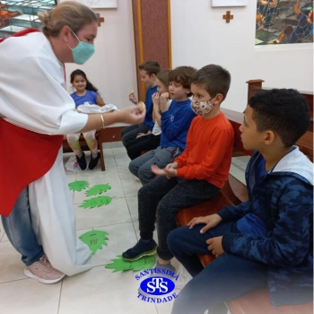Vivência celebrativa com alunos do 2º ano 1, 2 e 4, 4º ano 3 e 3º ano 3