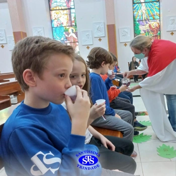 Vivência celebrativa com alunos do 2º ano 1, 2 e 4, 4º ano 3 e 3º ano 3