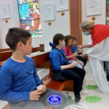 Vivência celebrativa com alunos do 2º ano 1, 2 e 4, 4º ano 3 e 3º ano 3