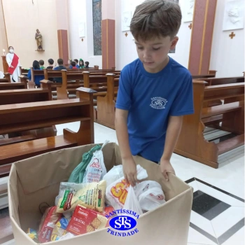 Vivência celebrativa com alunos do 2º ano 1, 2 e 4, 4º ano 3 e 3º ano 3