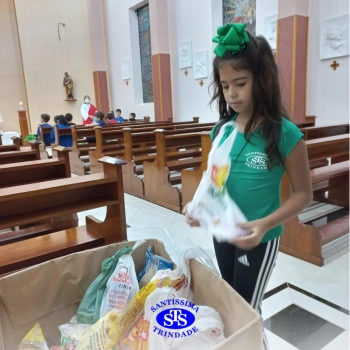 Vivência celebrativa com alunos do 2º ano 1, 2 e 4, 4º ano 3 e 3º ano 3