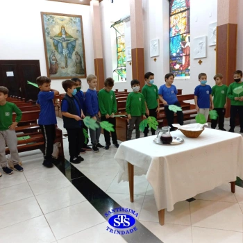 Vivência celebrativa com alunos do 2º ano 1, 2 e 4, 4º ano 3 e 3º ano 3