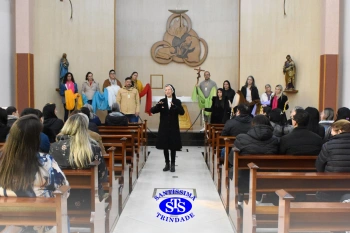 Retiro com os profissionais é marcado por reconexão com a missão educativa franciscana