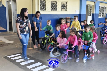 Crianças participam de atividade sobre a Semana do Trânsito | Inf. 3