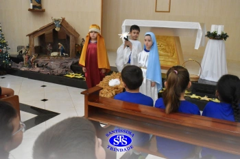 Estudantes celebram o sentido do Natal e fortalecem laços de amizade na Capela