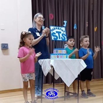 Festa do Caderno é marcada por alegria e emoção para as crianças do Infantil 5