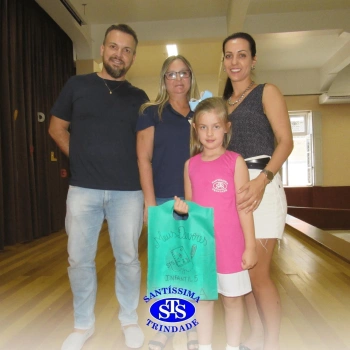 Festa do Caderno é marcada por alegria e emoção para as crianças do Infantil 5