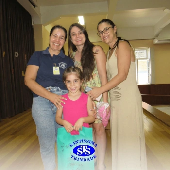Festa do Caderno é marcada por alegria e emoção para as crianças do Infantil 5