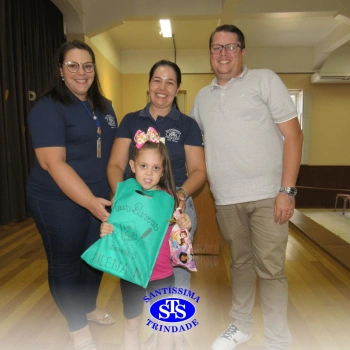 Festa do Caderno é marcada por alegria e emoção para as crianças do Infantil 5