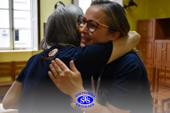 Mães que trabalham no Colégio são homenageadas