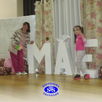 2º ano | Mães são homenageadas com várias atividades 