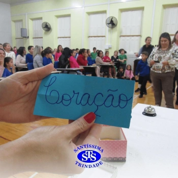 2º ano | Mães são homenageadas com várias atividades 