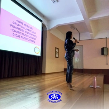 Alunos participam de palestra com nutricionista | 8º ano