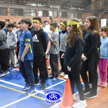 Gincana Esportiva proporciona dinâmicas que incentivam o trabalho em equipe | 4º ano