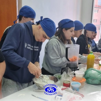 Alunos criam pratos a partir do reaproveitamento de alimentos | 3ª série E.M.