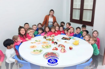 Desfile das Frutas incentiva a alimentação saudável | Inf. 3