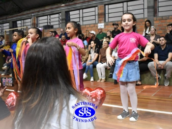 Homenagens às Mães do 1º e 2º ano