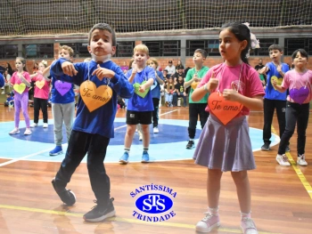 Homenagens às Mães do 1º e 2º ano