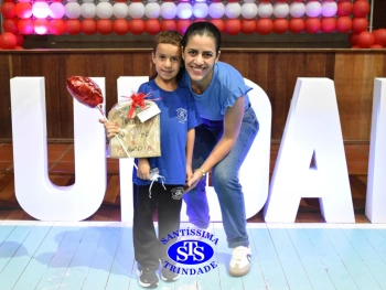 Homenagens às Mães do 1º e 2º ano