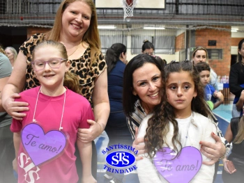 Homenagens às Mães do 1º e 2º ano