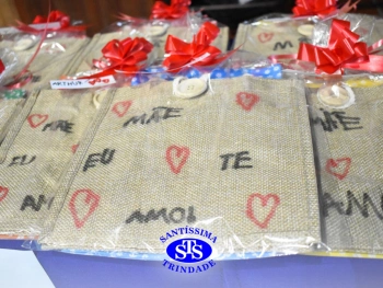 Homenagens às Mães do 1º e 2º ano