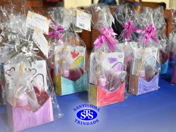 Homenagens às Mães do 1º e 2º ano