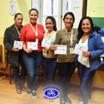 Um carinho para as mães que fazem a educação franciscana acontecer
