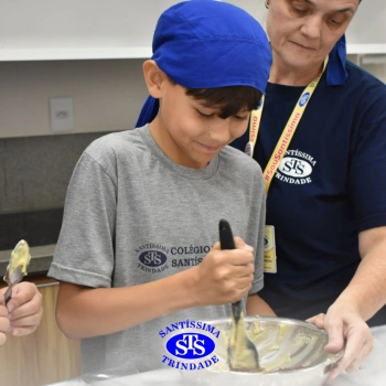 Mães dos estudantes do 5º ano recebem um doce presente recheado de carinho