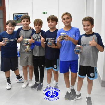 Mães dos estudantes do 5º ano recebem um doce presente recheado de carinho
