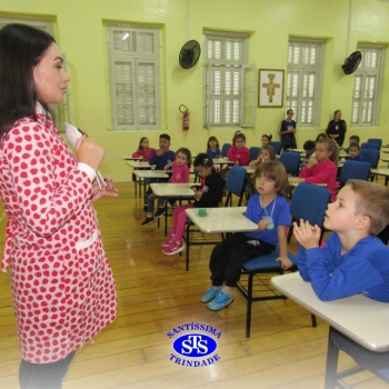Infantil 4 estuda hábitos saudáveis de higiene bucal