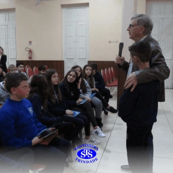 Alunos participam do projeto Autor Presente com o escritor Fernando Carraro 