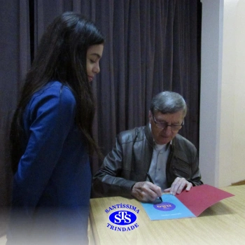 Alunos participam do projeto Autor Presente com o escritor Fernando Carraro 