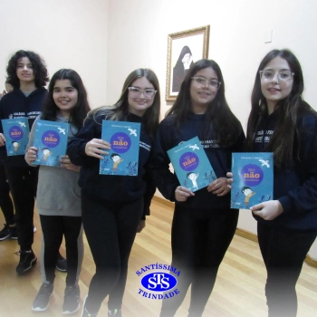 Alunos participam do projeto Autor Presente com o escritor Fernando Carraro 