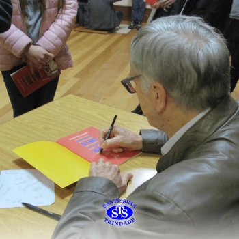 Alunos participam do projeto Autor Presente com o escritor Fernando Carraro 