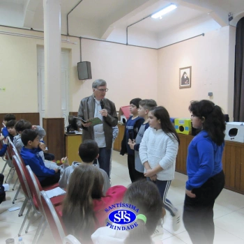 Alunos participam do projeto Autor Presente com o escritor Fernando Carraro 