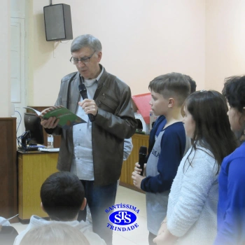Alunos participam do projeto Autor Presente com o escritor Fernando Carraro 