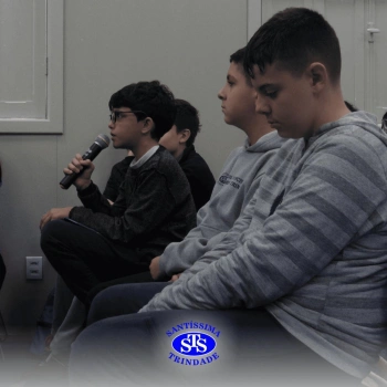 Alunos participam do projeto Autor Presente com o escritor Fernando Carraro 